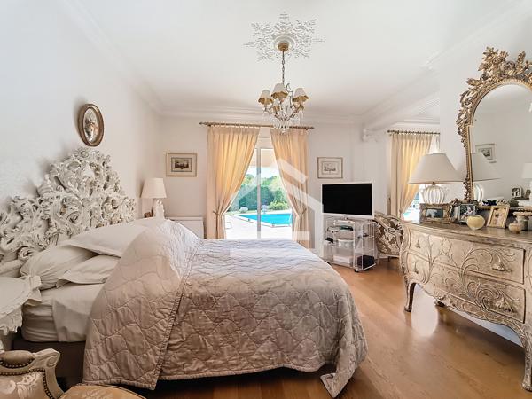 Maison 8 pièce(s) 4 chambre(s) 195 m²