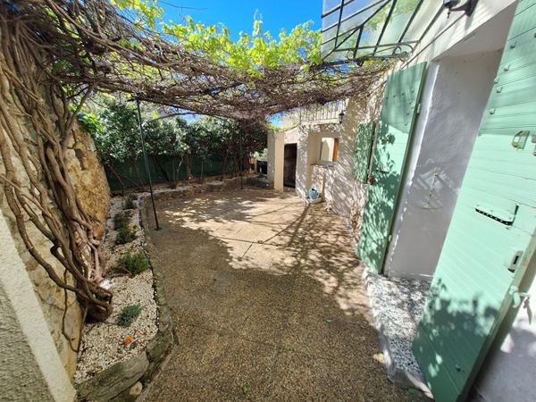 EYGUIERES - Maison de charme - 3 pièces - 86 m² - Terrasses