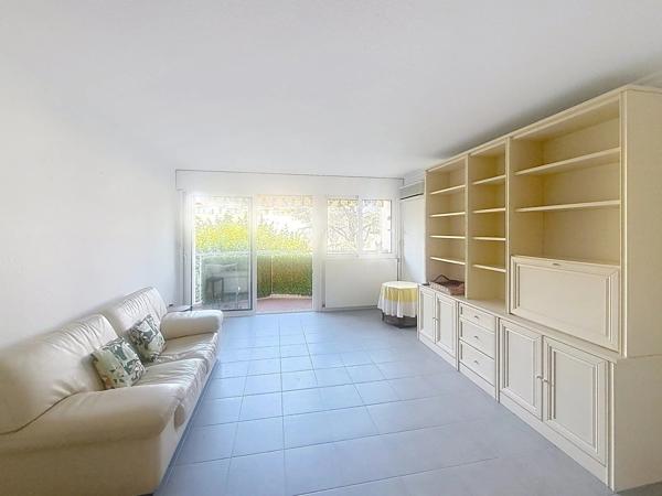 Vente                                                      Appartement
                        
                     2 pièces                      48 m2                     à Cannes