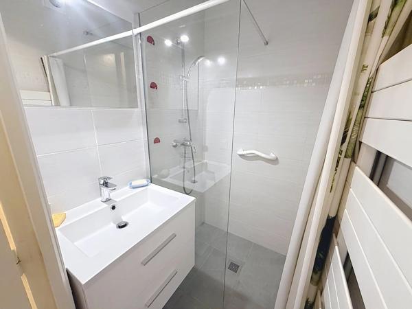 Vente                                                      Appartement
                        
                     2 pièces                      48 m2                     à Cannes