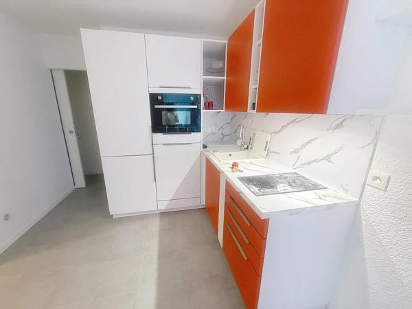 Vente                                                      Appartement
                        
                     2 pièces                      48 m2                     à Cannes