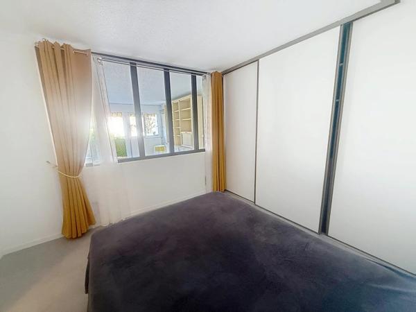 Vente                                                      Appartement
                        
                     2 pièces                      48 m2                     à Cannes