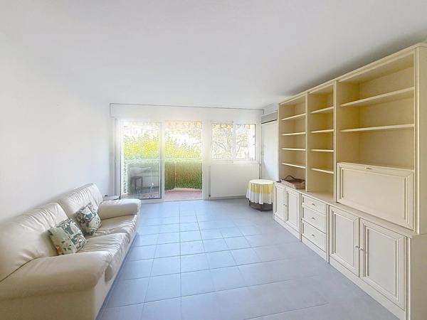 Vente                                                      Appartement
                        
                     2 pièces                      48 m2                     à Cannes