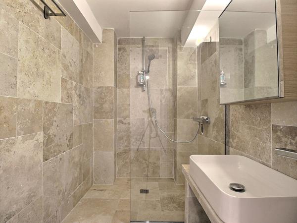 Superbe Appartement T2 en DUPLEX totalement rénové à Deux pas du Palais des Papes