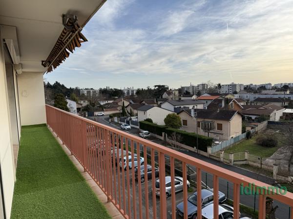 BRON PARC DE PARILLY T5 de 94m2  Bron (69500)
