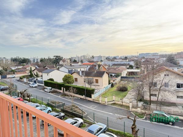 BRON PARC DE PARILLY T5 de 94m2  Bron (69500)