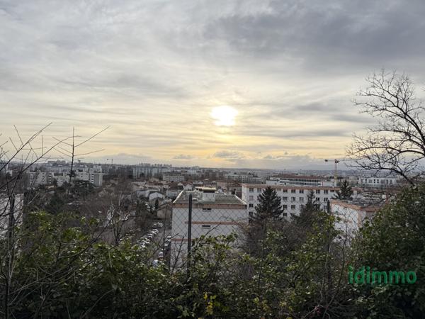 BRON PARC DE PARILLY T5 de 94m2  Bron (69500)