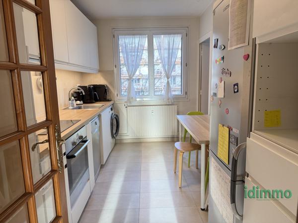 BRON PARC DE PARILLY T5 de 94m2  Bron (69500)