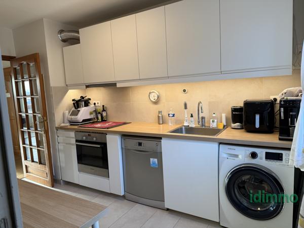 BRON PARC DE PARILLY T5 de 94m2  Bron (69500)