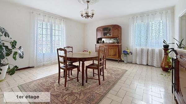 Maison familiale 8 pièces – 220 m² – Terrain paysagé 1 400 m²