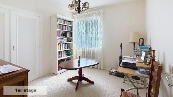 Maison familiale 8 pièces – 220 m² – Terrain paysagé 1 400 m²