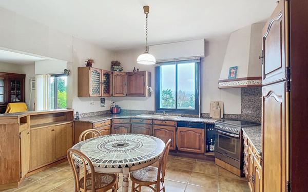 Maison à vendre    7 pièces •  Coarraze