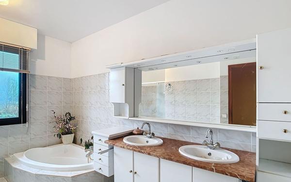 Maison à vendre    7 pièces •  Coarraze