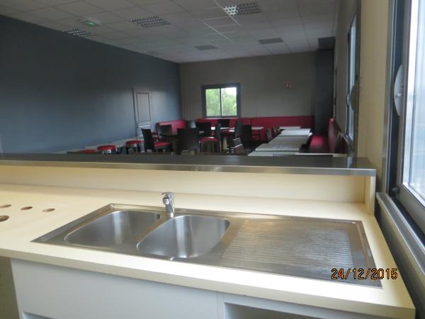 Local commercial/ bureaux - Venelles 500 m²