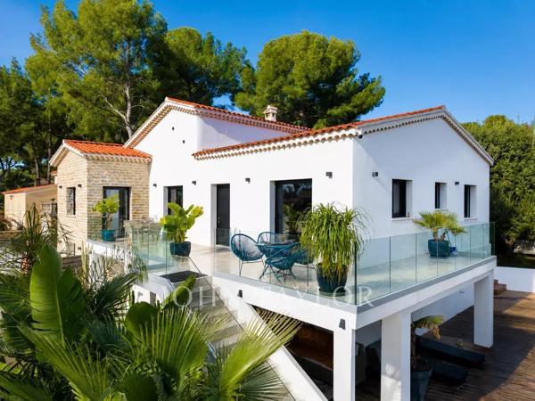 Bandol – Villa rénovée avec vue mer, piscine et appartement indépendant