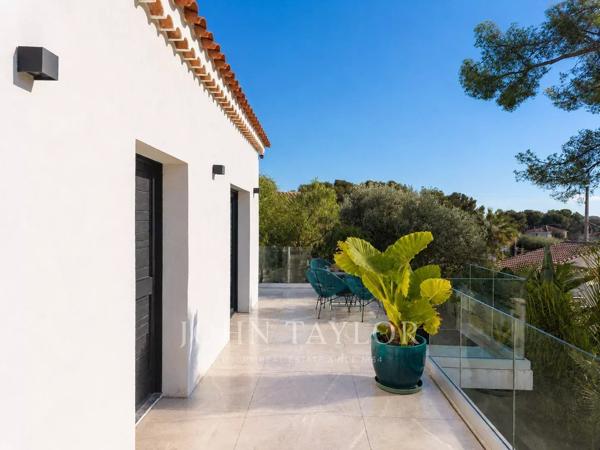 Bandol – Villa rénovée avec vue mer, piscine et appartement indépendant