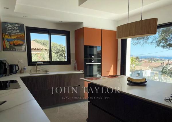 Bandol – Villa rénovée avec vue mer, piscine et appartement indépendant
