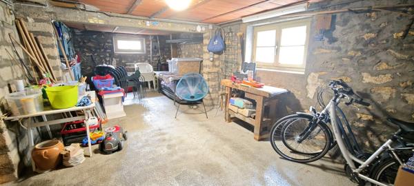 Lumineuse maison familiale idéalement située à Avon.