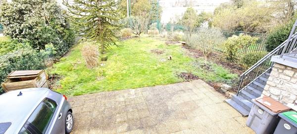 Lumineuse maison familiale idéalement située à Avon.