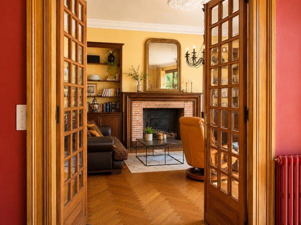 Ensemble immobilier avec cour et jardin
