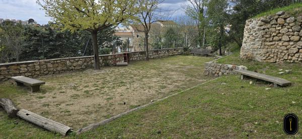 Chateau gombert (13013) Appartement 4 pieces, 3 chambres, cave et balcon