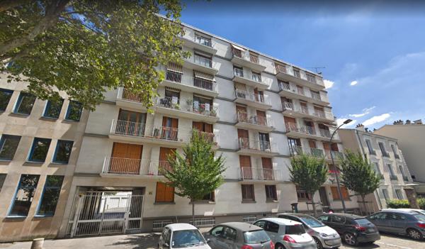 ISSY - BOULEVARD GALLIENI 3 pièces lumineux, balcon, proche métro, parking et cave