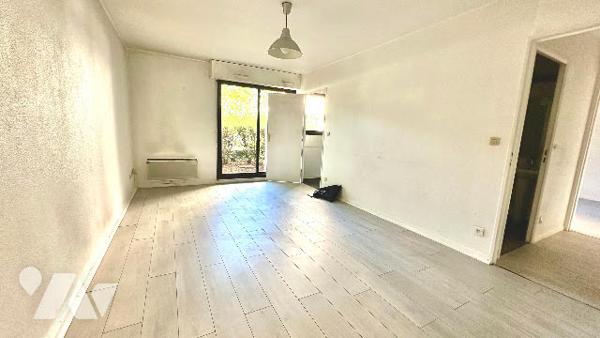 Appartement T2 + Parking résidence secteur Maryse Bastié LYON 8.
100m métro Grange Blanche.