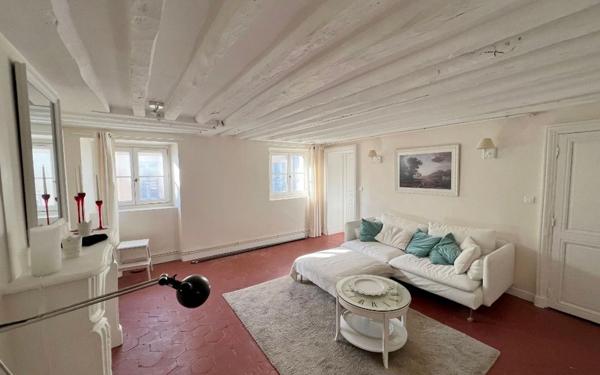 Appartement à louer    2 pièces • 74,02 m2 Versailles