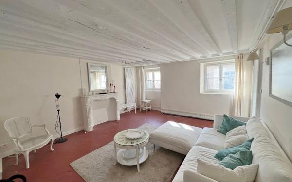 Appartement à louer    2 pièces • 74,02 m2 Versailles