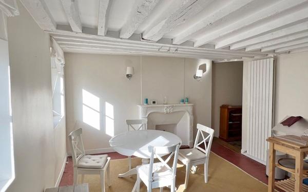 Appartement à louer    2 pièces • 74,02 m2 Versailles