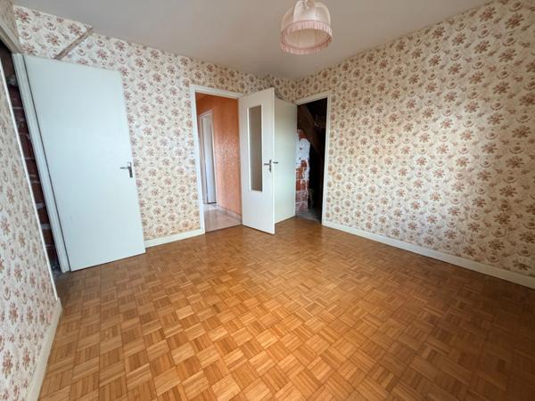 Maison à vendre 8 pièces  (56)