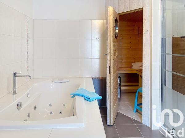 Maison à vendre 8 pièces 280 m² Saint-Médard-d'Aunis