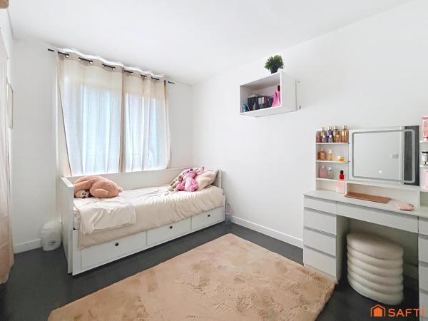 5 pièces spacieux proche transports et commerces