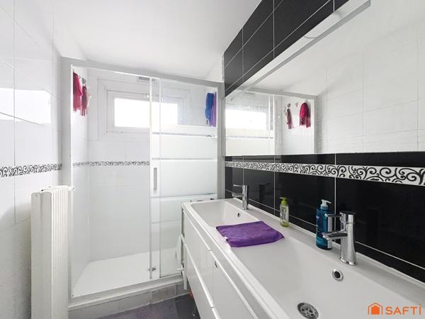 5 pièces spacieux proche transports et commerces