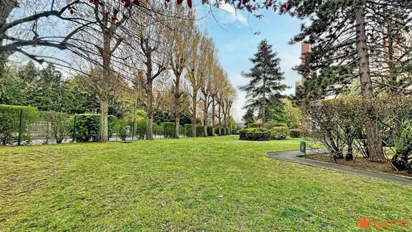 5 pièces spacieux proche transports et commerces