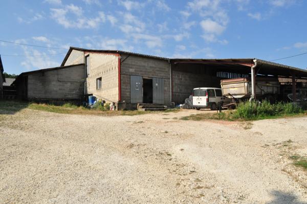 Commerce à vendre à CHAMPEAUX ET LA CHAPELLE POMMI (24340) - Dordogne