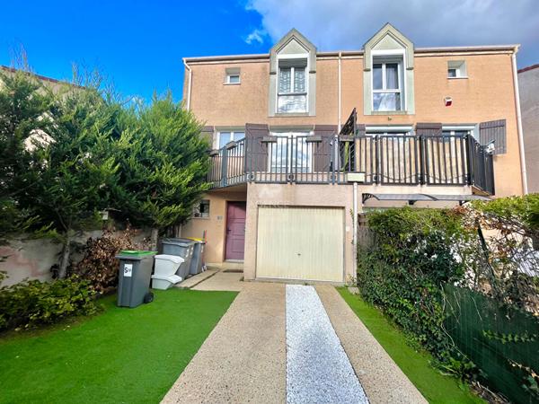 Maison Carrieres Sous Poissy 4 pièce(s) 79 m2 319 000 € **  - Référence  106869