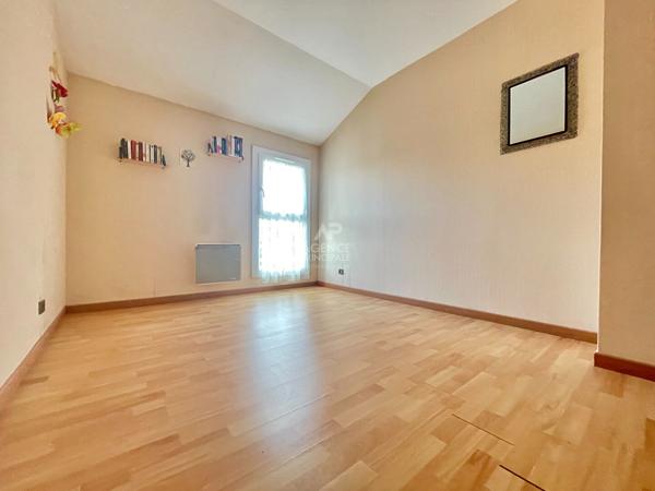 Maison Carrieres Sous Poissy 4 pièce(s) 79 m2 319 000 € **  - Référence  106869