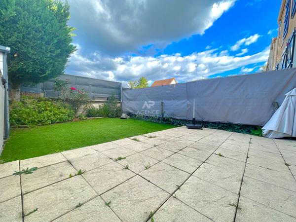 Maison Carrieres Sous Poissy 4 pièce(s) 79 m2 319 000 € **  - Référence  106869