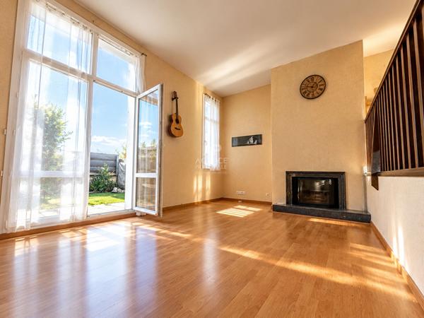 Maison Carrieres Sous Poissy 4 pièce(s) 79 m2 319 000 € **  - Référence  106869