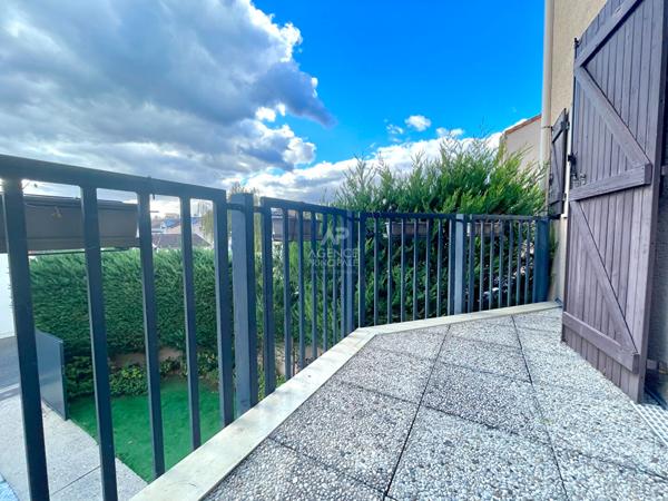 Maison Carrieres Sous Poissy 4 pièce(s) 79 m2 319 000 € **  - Référence  106869