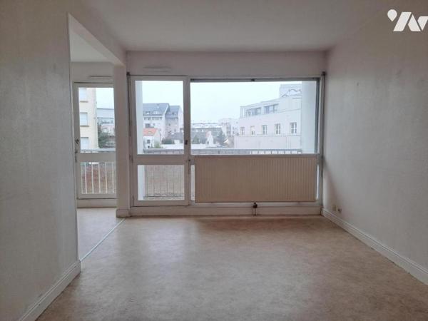 A VENDRE - REZE - 8 MAI - Appartement type 4 avec garage et cave