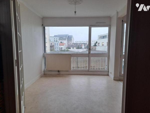 A VENDRE - REZE - 8 MAI - Appartement type 4 avec garage et cave