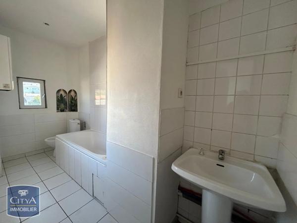 Appartement à louer 5 pièces 99.84m² Saint-Chamond (42400)