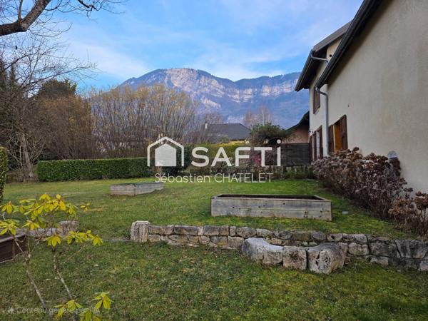 Maison de village 200m2 et grand jardin