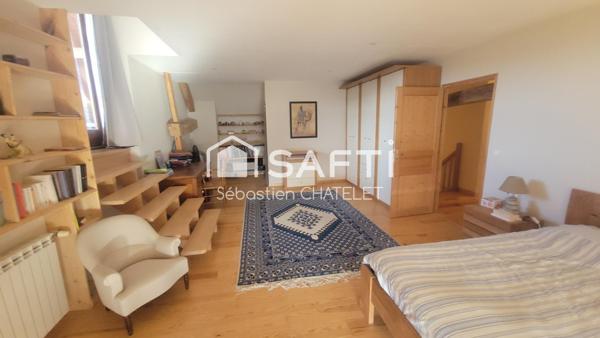 Maison de village 200m2 et grand jardin