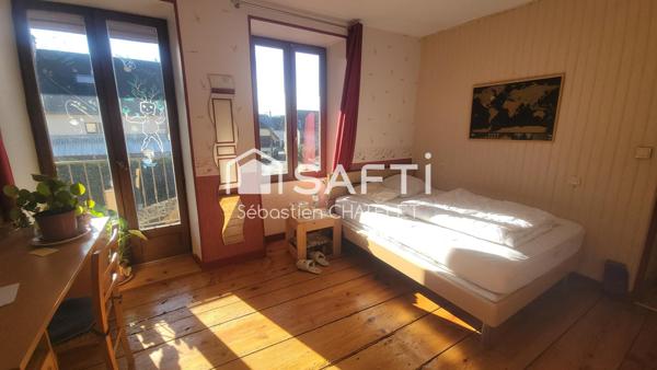 Maison de village 200m2 et grand jardin