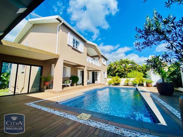 Maison à vendre 4 pièces 155m² Sainte-Marie (97438)