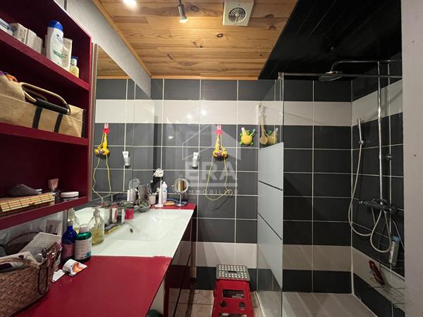 A vendre Maison atypique au milieu des bois proche Trélissac type 4