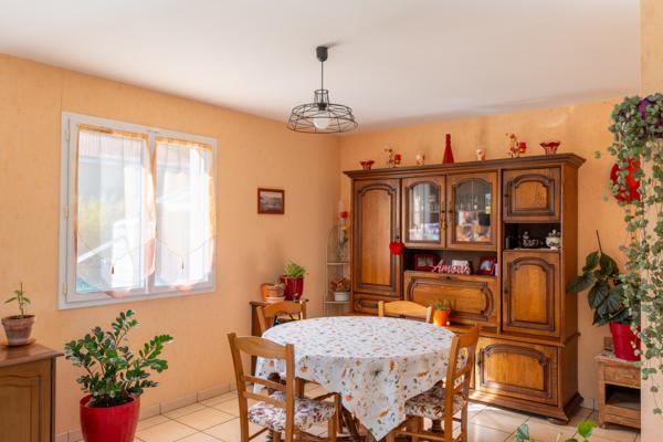 Perrier (63500) Viager occupé Monsieur 83 ans & Dame 77 ans - Maison plain-pied avec jardin et garage